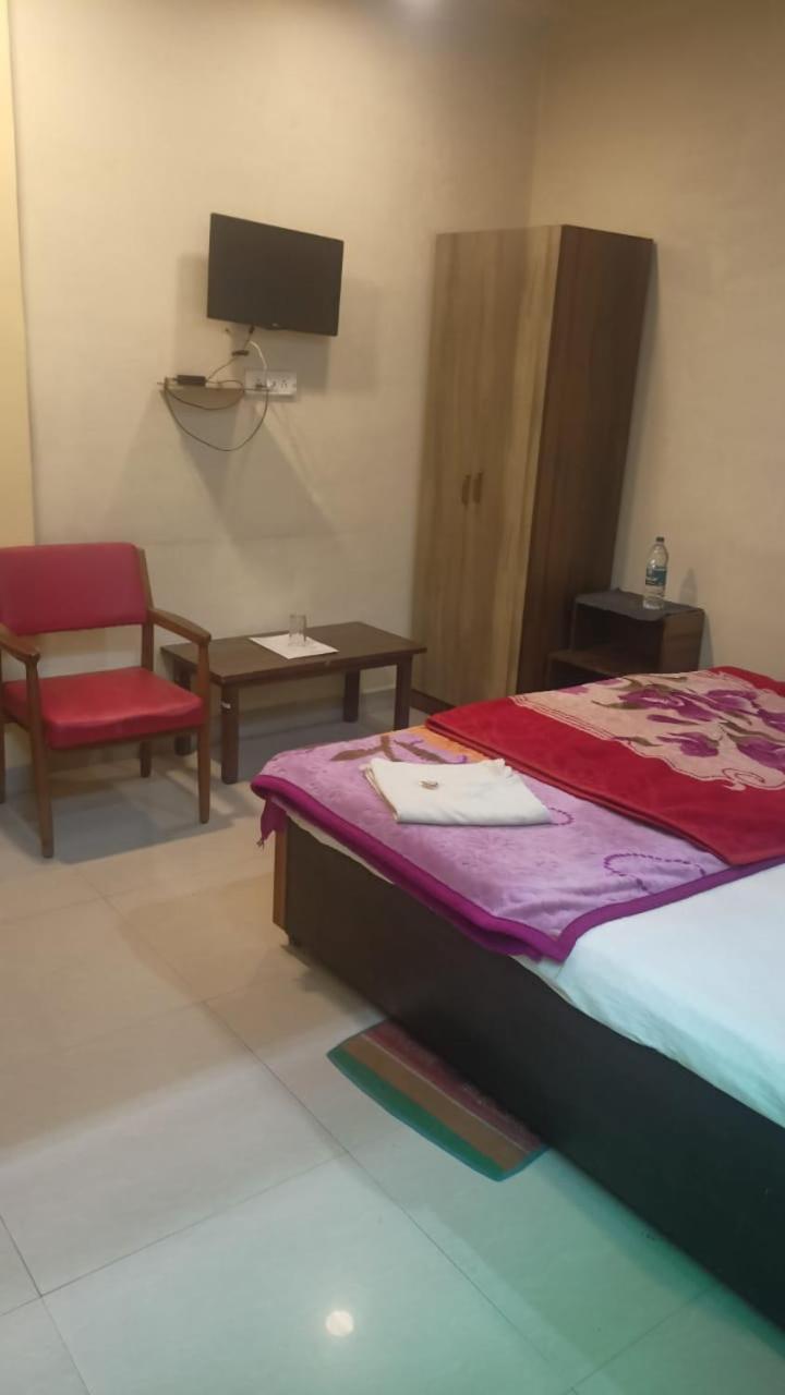 Hotel Shyam Utsav Mirzāpur エクステリア 写真